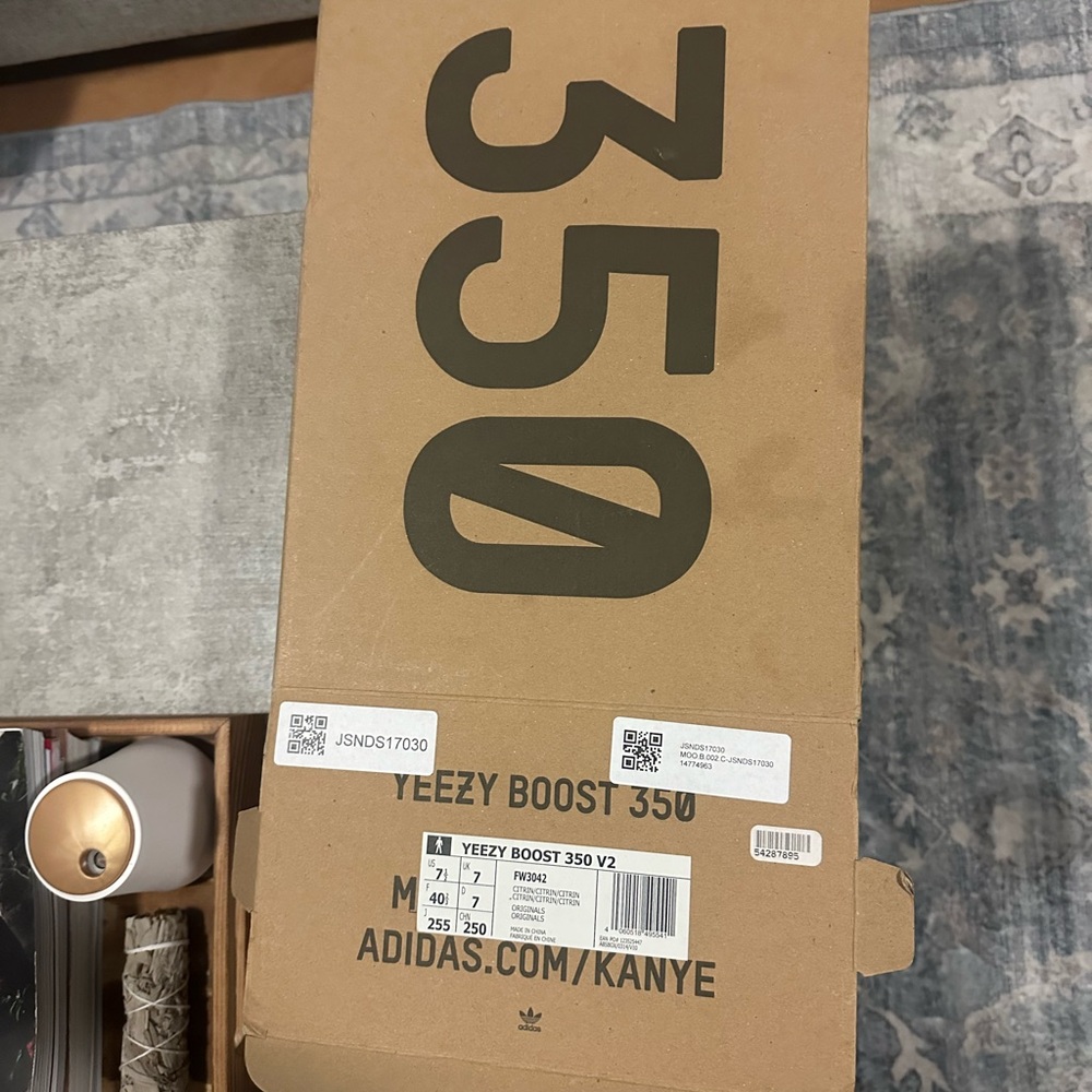 Yeezy Boost 350 V2 Sneakers